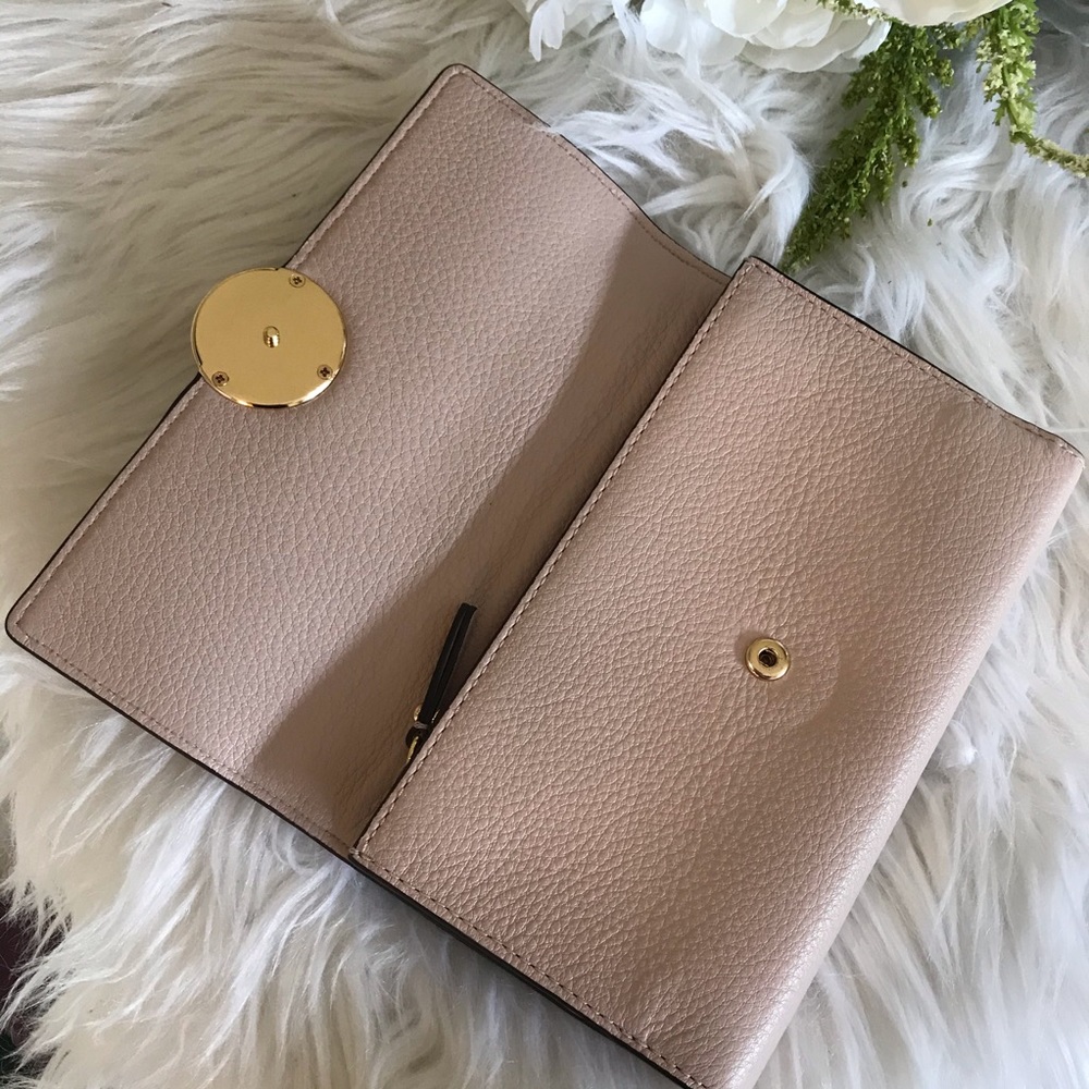 Michael Kors Large Lillie carryall wallet - Picture 6 of 8